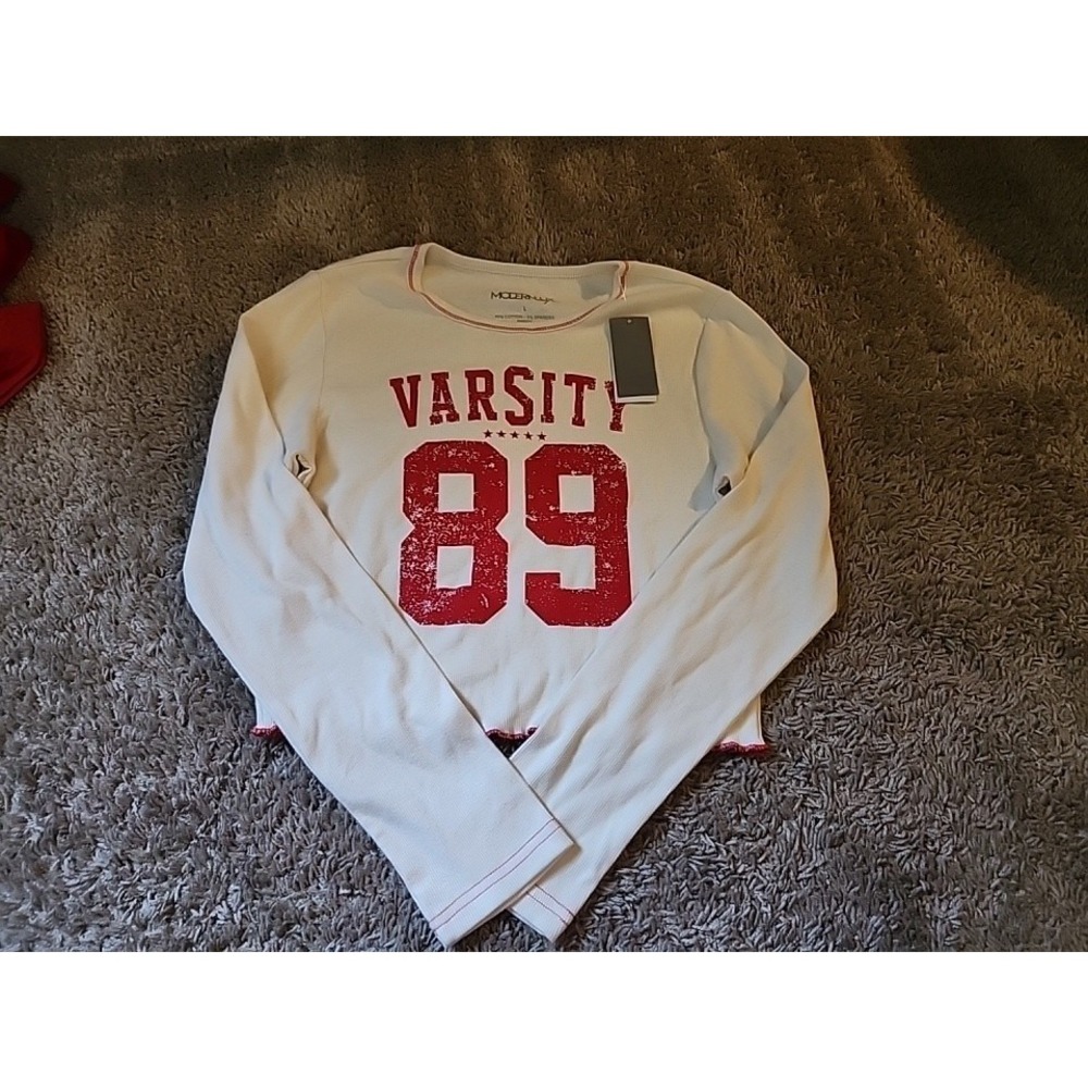 VARSITY-prep NWT‎ Modern Lux Women's Graphic Long Sleeve Crop Top Ivory Large